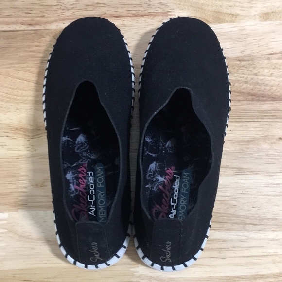 New NB Woman’s Skechers Air Cooled Memory Foam Slip-On Shoes - Picture 4 of 5